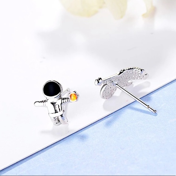 Sterling Silver 925 Astronaut Stud Earrings - Picture 2 of 4